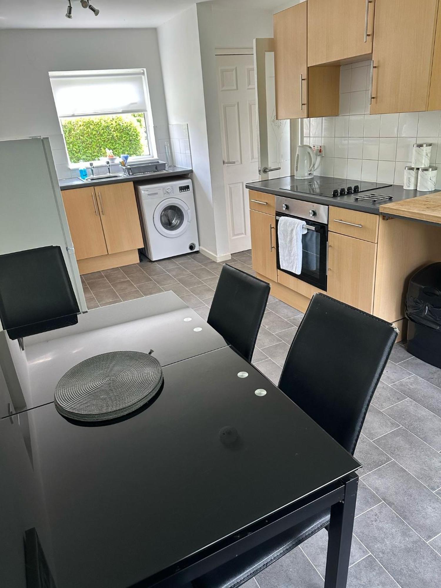 House Number 8 Sleeps Up To 6 People With Smart Tvs In Every Room Wellington  Extérieur photo